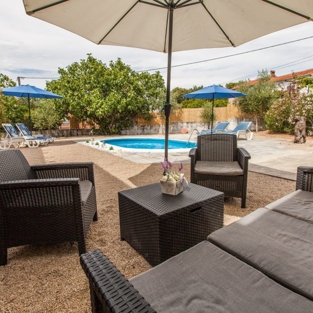 https://krk-villa.com/wp-content/uploads/House-Antoine-2025-14-640x640.jpg