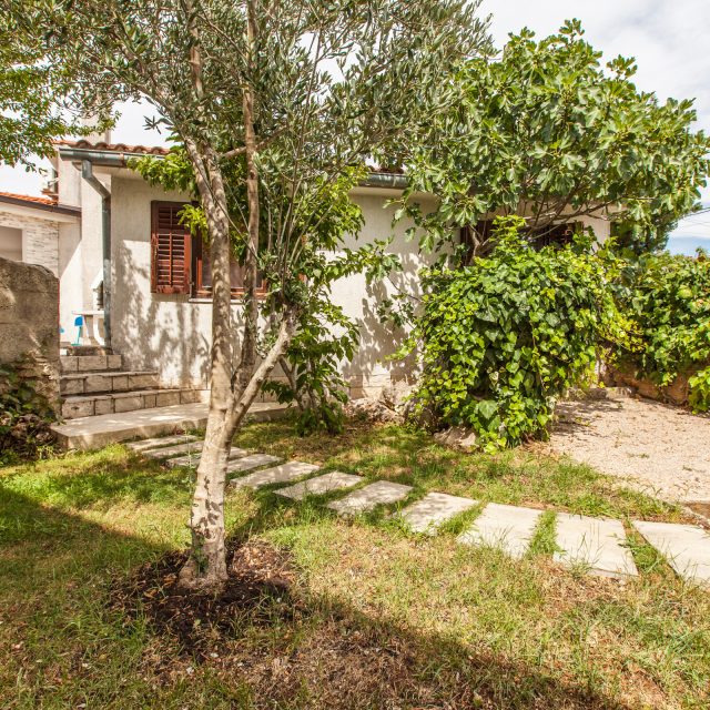https://krk-villa.com/wp-content/uploads/House-Antoine-2025-21-640x640.jpg