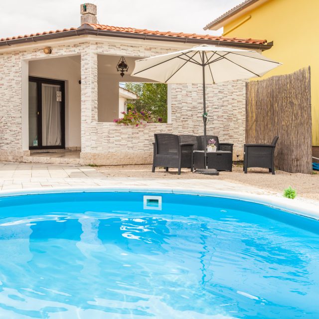 https://krk-villa.com/wp-content/uploads/House-Antoine-2025-32-640x640.jpg
