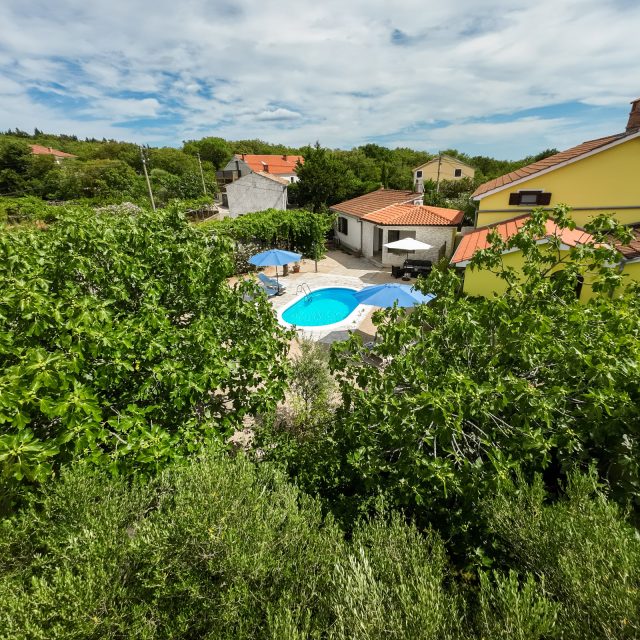 https://krk-villa.com/wp-content/uploads/House-Antoine-2025-37-640x640.jpg
